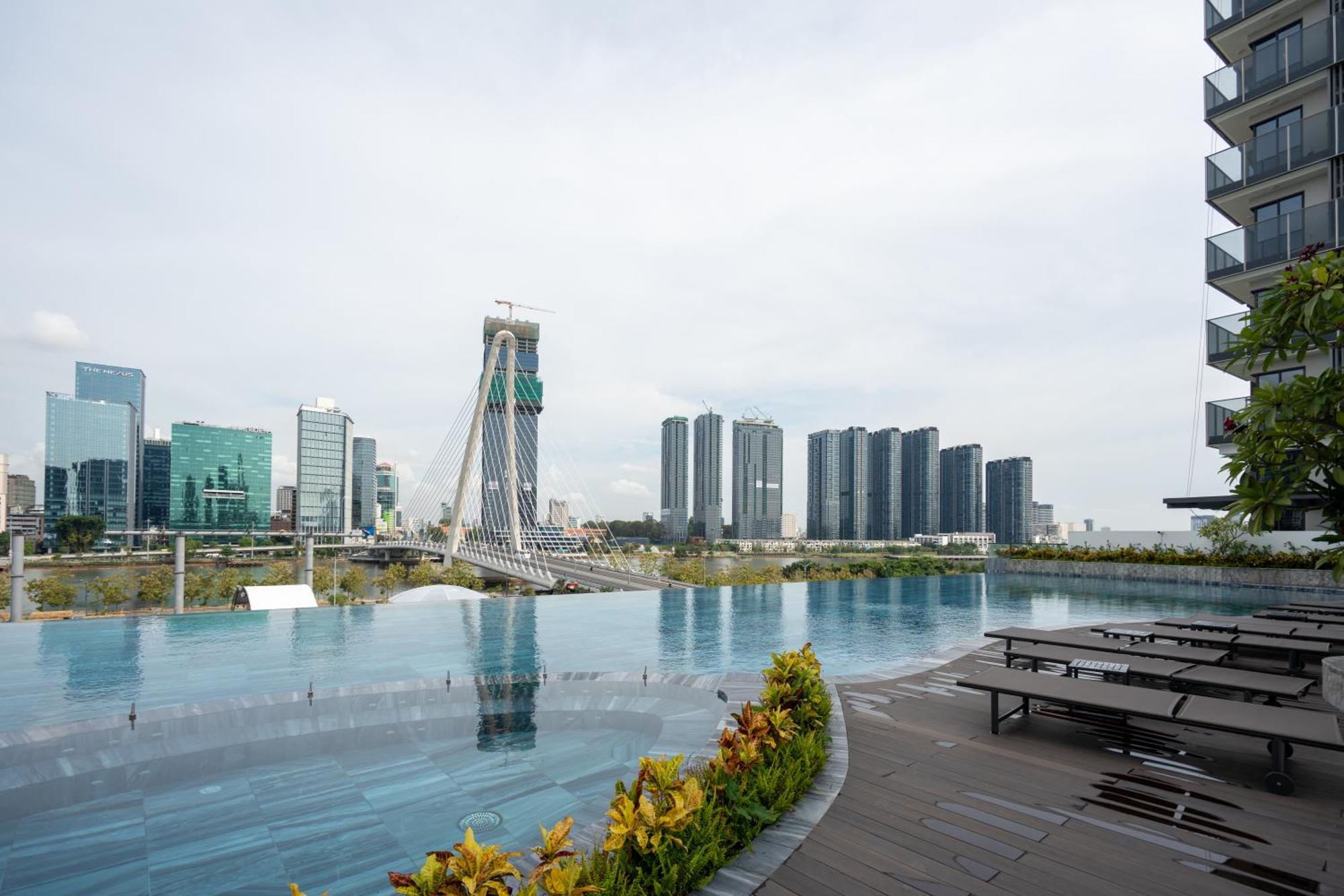 Metropole Thu Thiem Apartment Хошимин Екстериор снимка